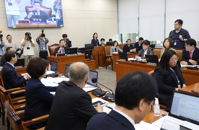 30일 국회에서 열린 연금개혁특별위원회 전체회의에서 주호영 위원장이 발언을 하고 있다. (사진=연합뉴스)