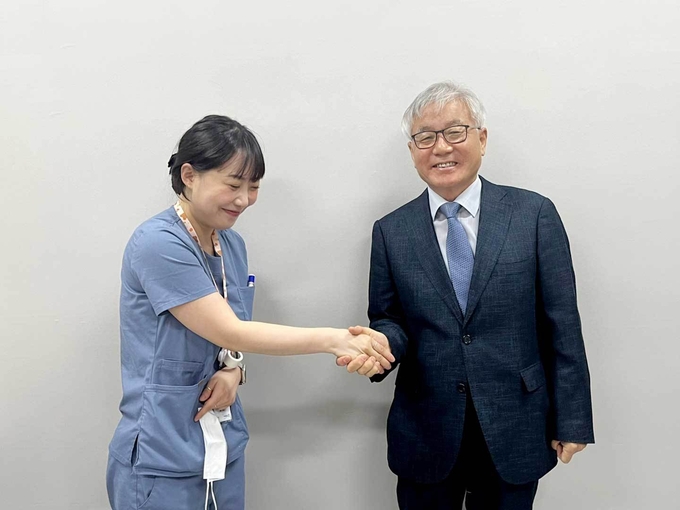 양주에스엘서울병원 구아라 간호사가 신속한 심폐소생술로 시민의 생명을 구했다. (사진=에스엘서울병원 제공)