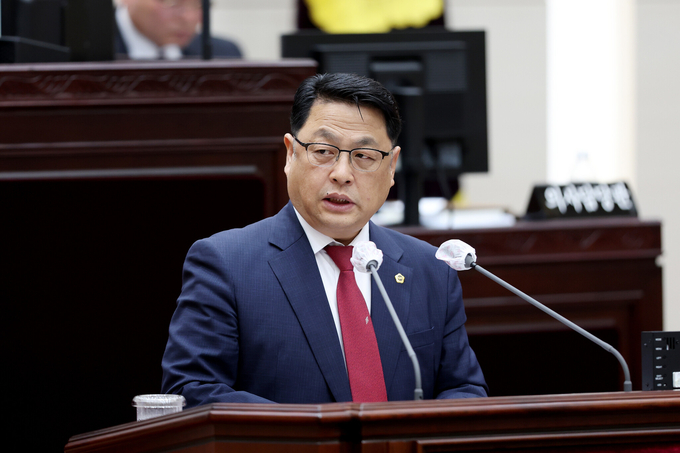 김대중(국힘·미추홀2) 인천시의원이 9일 열린 제294회 임시회 제1차 본회의에서 5분 자유발언을 하고 있다. ( 사진 = 인천시의회 제공 )