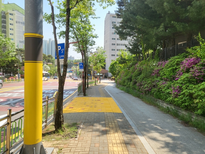 용인특례시 기흥구가 어린이 승하차구역 보도블록을 정비했다. (사진=용인시 제공)<br>
