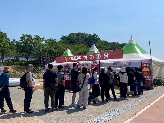 미꾸야 홍보 부스 방자마당 앞에 늘어선 인파. (사진=미꾸야 제공)