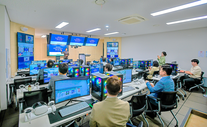 용인특례시는 4차산업 분야 인재 양성을 위해 ‘미래기술학교’를 운영키로 하고 무료로 교육 과정에 참여할 교육생 35명을 모집한다. (사진=용인시 제공)