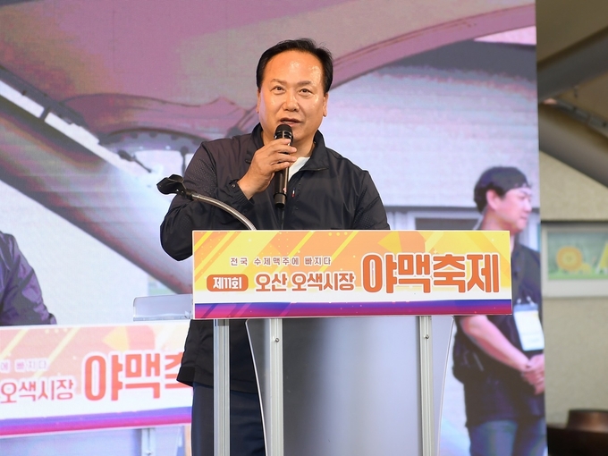 이권재 시장이 여름 야맥축제·겨울 산타마켓 등 랜드마크형 축제로 지역경제 활력과 “여름·겨울철 랜드마크형 대표축제로 오산 가치 높여나갈 것”이라고 밝혔다. (사진=오산시 제공)