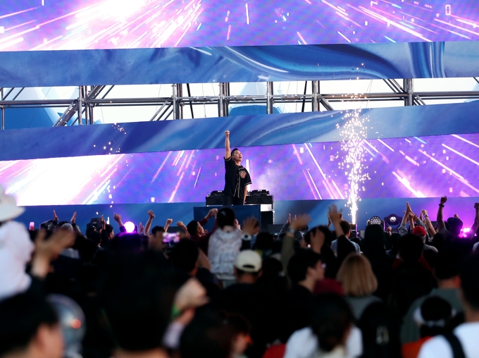 야간 ‘EDM NIGHT’ 공연으로 다채로운 볼거리를 제공했다. (사진=화성시 제공)