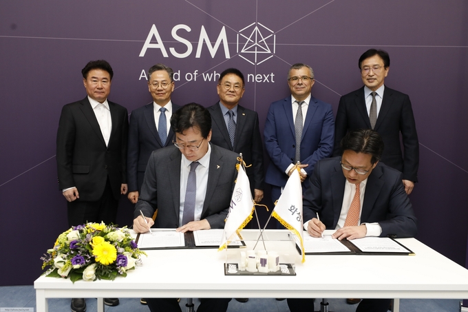 네덜란드 알미르 ASM본사 방문한 정명근 화성시장. (사진=화성시 제공)