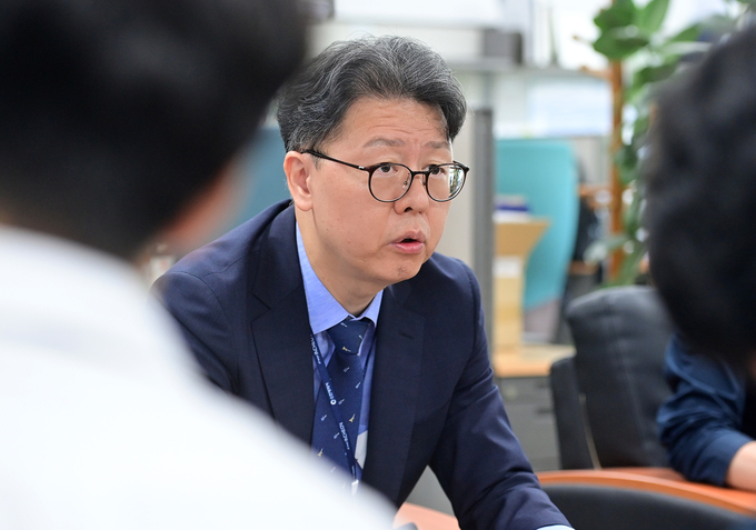 11일 천준호 인천시 기획조정실장이 시청 전국기자실에서 공공시설 재배치 기본계획을 설명하고 있다. ( 사진 = 인천시 제공 )