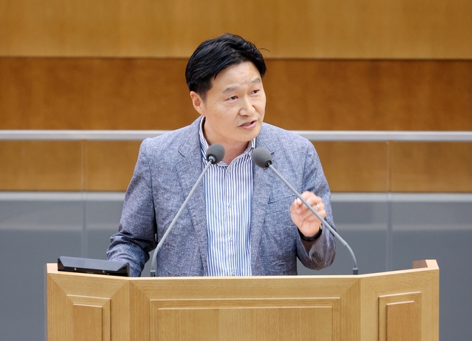 김태희(민주·안산2) 경기도의원이 12일 경기도의회에서 열린 제375회 정례회 제2차 본회의에서 5분 발언을 하고 있다. (사진=경기도의회 제공)