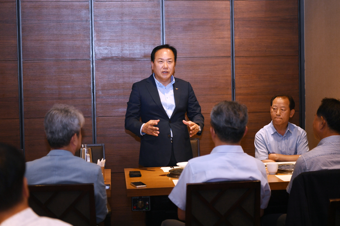 오산시, 가장산단 기업인협의회 간담회 개최(사진=이권재 시장이 기업인들의 애로사항 등을 정취하고 귀 기울여 신속한 해결책․지원방안 모색하겠다고 말했다. (사진=오산시 제공)