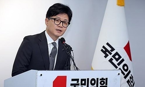 한동훈 국민의힘 전 비상대책위원장이 지난 4월 11일 여의도 국민의힘 당사에서 제22대 국회의원 선거 관련 입장 발표를 하는 모습.(사진=연합뉴스)