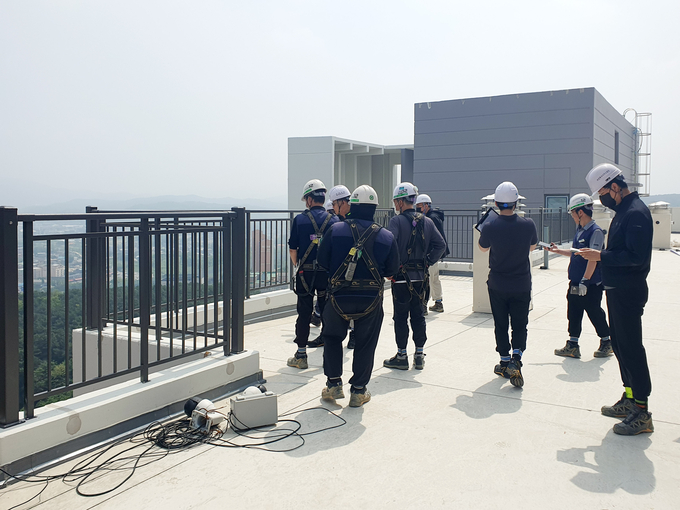 용인특례시는 올 하반기 입주를 앞둔 공동주택 8개 단지의 시공 품질과 시설물 안전 상태 등을 확인하는 특별 점검을 했다. (사진=용인시 제공)