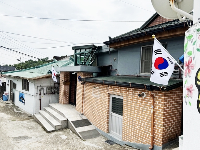 구리시 딸기원로 일대 '태극기 달기 시범거리'. (사진=구리시 제공)