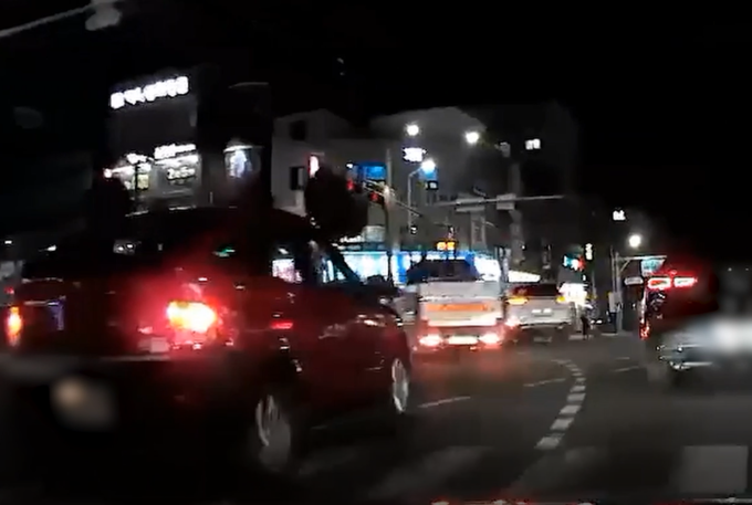 교차로 좌회전하면서 사고를 내기 직전 모습 ( 사진 = 인천경찰청 제공 영상 갈무리 )