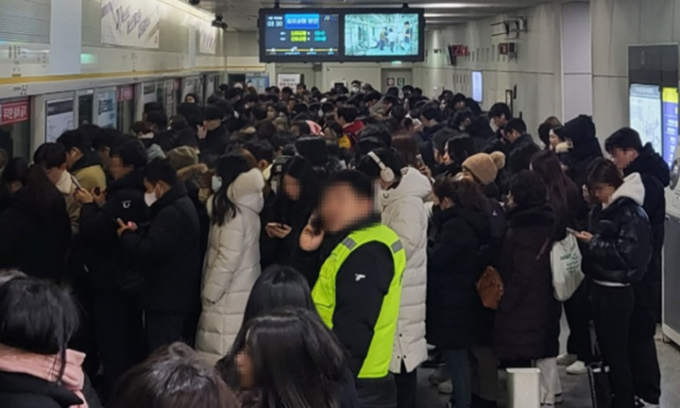 서울 수도권 출퇴근에 붐비는 김포 골드라인 승객들 (사진=경기신문 DB)