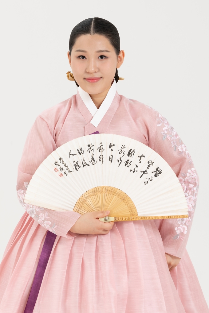 광명시 홍보대사로 활동하고 있는 판소리 명창 고예지 양이 제28회 전국판소리 경연대회에서 일반부 대상을 수상했다. (사진=광명시 제공).