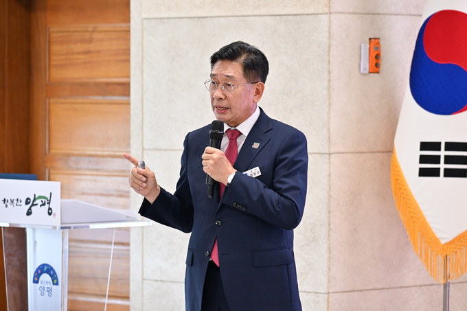취임 2주년을 맞은 전진선 양평군수가 군정 운영 방향을 설명하고 있다. (사진=양평군 제공)