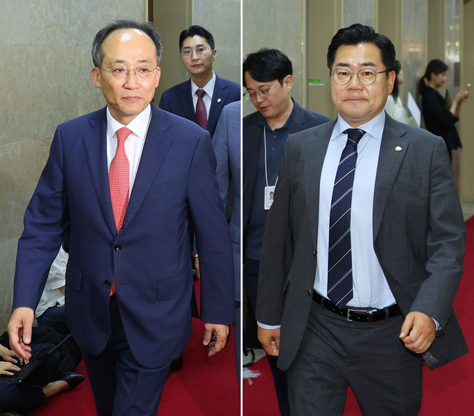 추경호 국민의힘 원내대표(왼쪽)와 박찬대 더불어민주당 원내대표(오른쪽)이 2일 국회에서 원내대표 회동을 위해 의장실로 향하고 있다. (사진=연합뉴스)