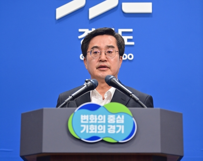 3일 경기도청 브리핑룸에서 김동연 경기도지사가 화성 아리셀 화재사고 지원 대책 기자회견을 열고 있다. (사진=옥지훈 기자) 