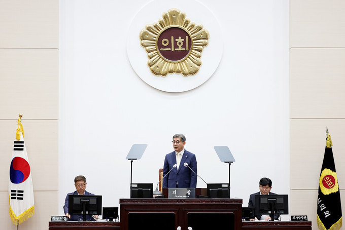 3일 인천시의회 제3차 본회의를 진행하고 있는 정해권 의장 모습. ( 사진 = 인천시의회 제공 ) 