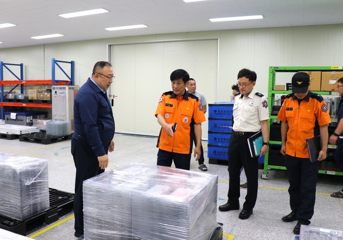 오산소방서, 2차전지 배터리팩 제조공장 현장안전컨설팅 실시(사진=배터리팩 제조시설인 씨에스에너텍 현장안전컨설팅 모습. (사진=오산소방서 제공)