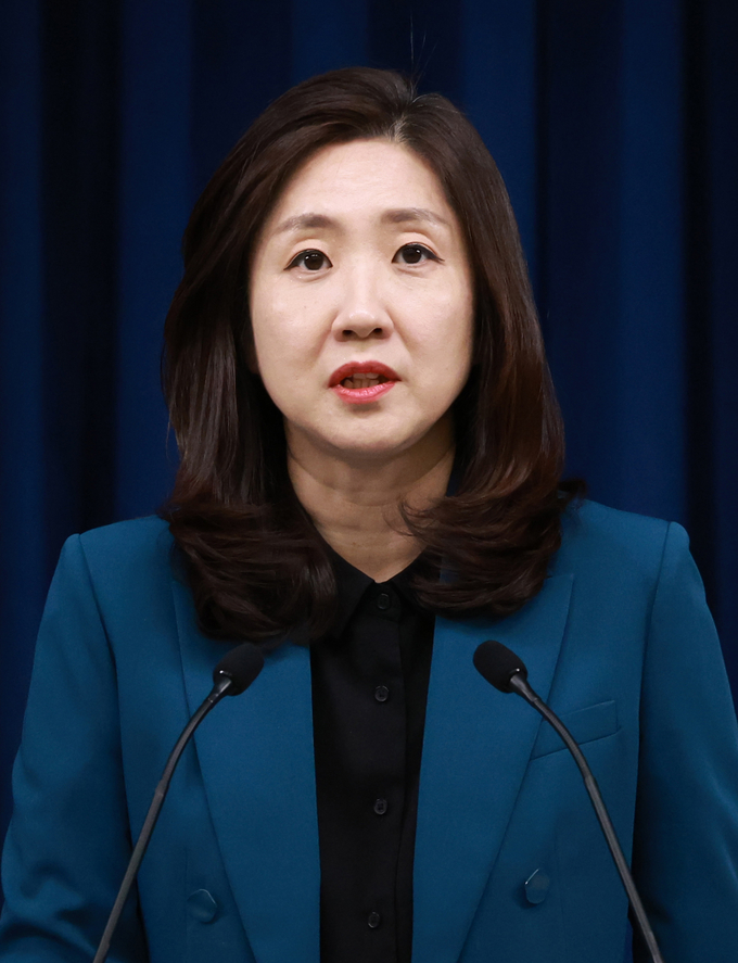 윤석열 대통령은 15일 신임 통일부 차관에 김수경 대통령실 대변인을 임명했다고 이도운 홍보수석이 이날 브리핑을 통해 밝혔다. (사진=연합뉴스)