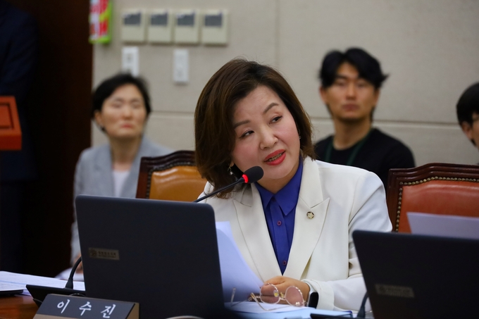 이수진 의원(더불어민주당, 성남중원). 