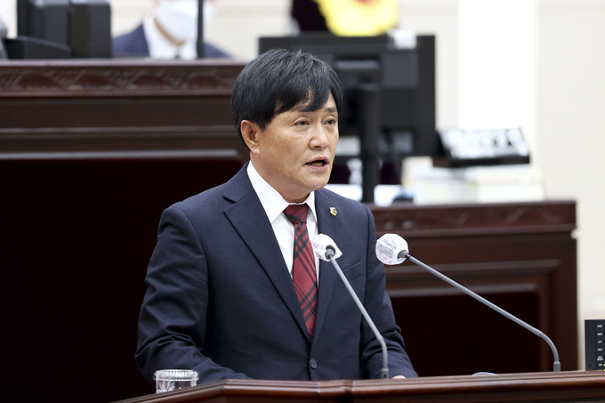 박용철 의원이 시의회 본회의에서 발언하고 있다. ( 사진 = 인천시의회 제공 )