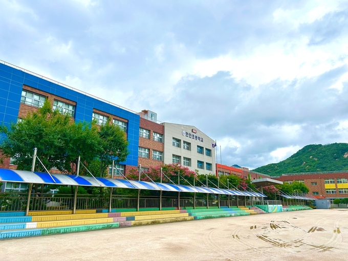 만안초등학교 전경. (사진=만안초등학교 제공)