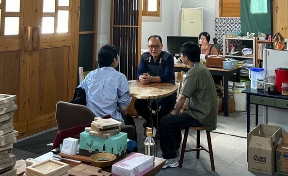 경기도시장상권진흥원 우수 소상공인 인터뷰. (사진=경상원 제공)