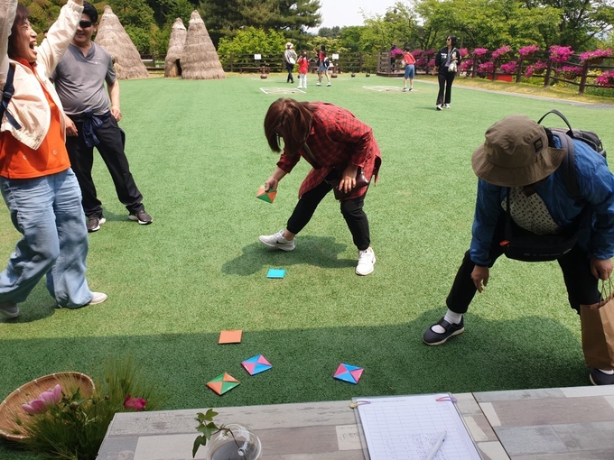 용인특례시는 여름방학 기간 동안 용인농촌테마파크에서 가족이 함께 즐길 수 있는 다양한 체험프로그램과 즐길거리를 마련했다. (사진=용인시 제공)