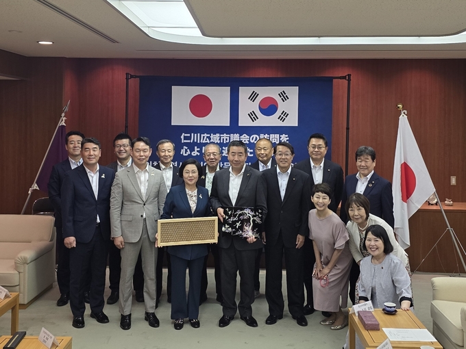 인천시의회 방문 대표단은 일본 기타큐슈시의회의 초청을 받아 지난 2일부터 3일간 기타큐슈시를 방문했다. ( 사진 = 인천시의회 제공 )