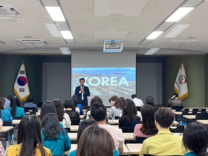 이용현 교육장은 7일 전직원 대상 2024년 을지연습 사전 설명회 실시했다. (사진=광명교육지원청 제공)