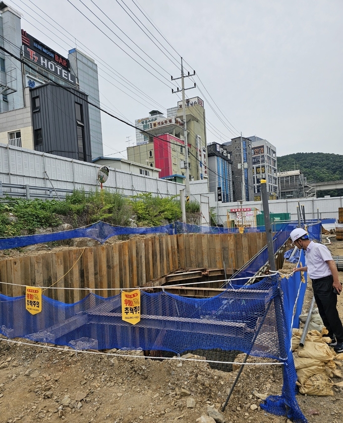 용인특례시는 태풍을 동반한 집중호우로 인한 사고를 예방하기 위해 지역 내 공공하수처리시설과 공공하수도 공사 현장을 대상으로 안전점검을 진행한다. (사진=용인시 제공)
