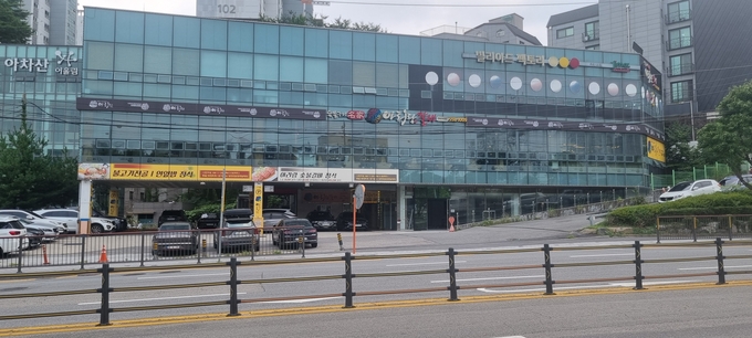 구리시 교문1동 행정복지센터가 오는 9월 2일 부터 임시 청사로 사용할 아차산로 479, 1층 (아리랑갈비 건물) 전경. (사진=구리시 제공)