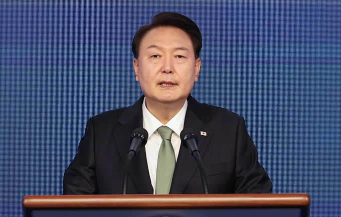 윤석열 대통령이 지난해 9월 14일 부산 남구 부산국제금융센터(BIFC)에서 열린 대통령 직속 지방시대위원회의 '지방시대 선포식'에서 지방시대 선포 메시지를 발표하고 있다. (사진=연합뉴스)