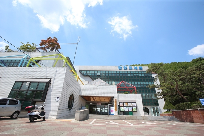 만안도서관 전경.(사진=안양시 제공)