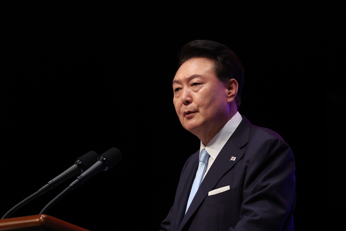 윤석열 대통령이 15일 서울 종로구 세종문화회관에서 열린 제79주년 광복절 경축식에서 경축사를 하며 '8.15 통일 독트린’을 발표하고 있다. (사진=연합뉴스)