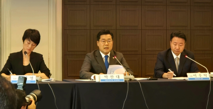 박찬대 더불어민주당 당대표 직무대행 겸 원내대표가 16일 한국프레스센터에서 열린 관훈토론회에서 기조연설을 하고 있다. (사진=김한별 기자)