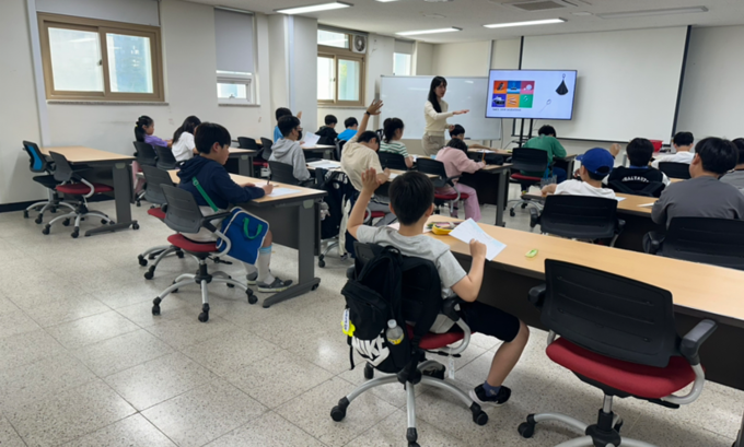 고양발명교육센터에서 초등초급반 수업이 진행되고 있다. (사진=고양발명교육센터 제공)