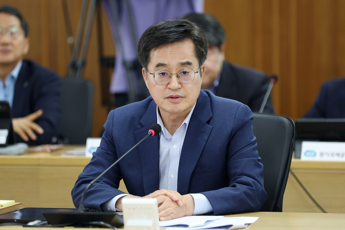 29일 경기도청 율곡홀에서 김동연 경기도지사가 8월 도정열린회의를 주재하고 있다. (사진=경기도 제공)