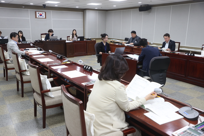 수원시의회 문화체육교육위원회. (사진=수원시의회 제공)