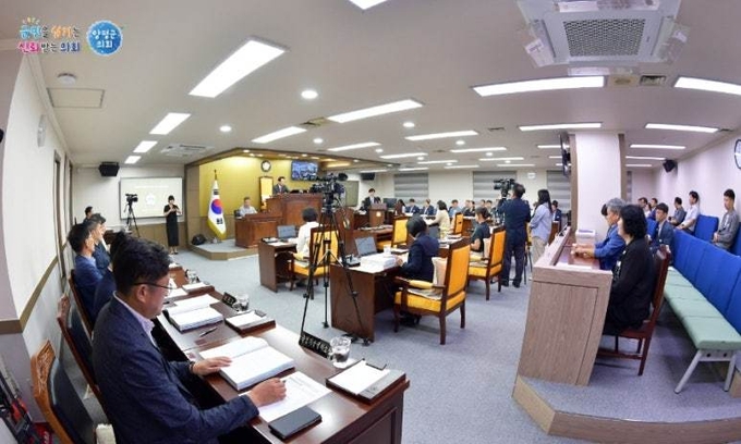 양평군의회가 제303회 임시회를 개회하고 있다. (사진=양평군의회 제공) 