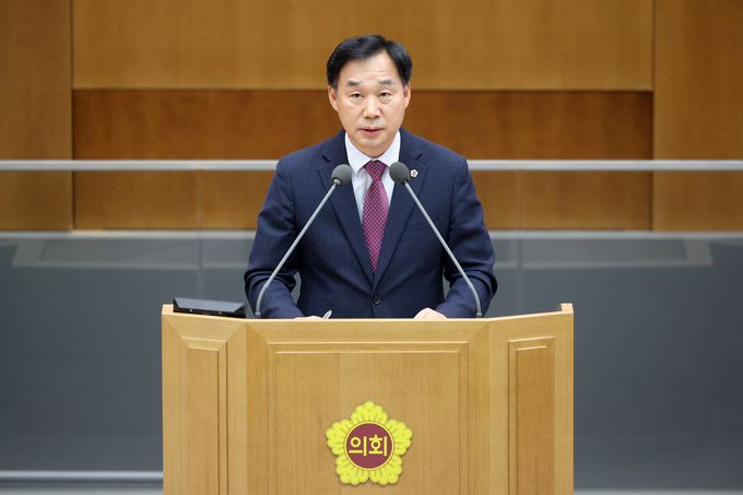 4일 경기도의회에서 열린 제377회 임시회 제3차 본회의에서 윤종영(국힘·연천) 도의원이 대집행부 일괄질문을 하고 있다. (사진=경기도의회 제공)