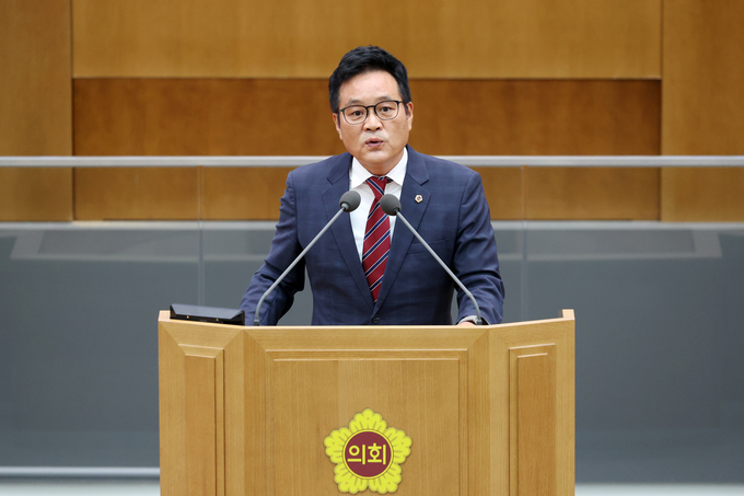 4일 경기도의회 제377회 임시회 제3차 본회의에서 이학수(국힘·평택5) 도의원이 5분자유발언을 하고 있다. (사진=경기도의회 제공)