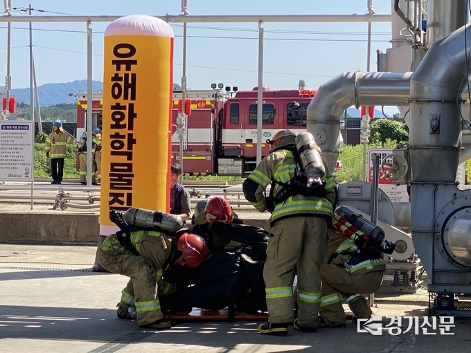 안성시 유해화학물질 대응 민관 합동훈련 모습. (사진=안성시 제공)