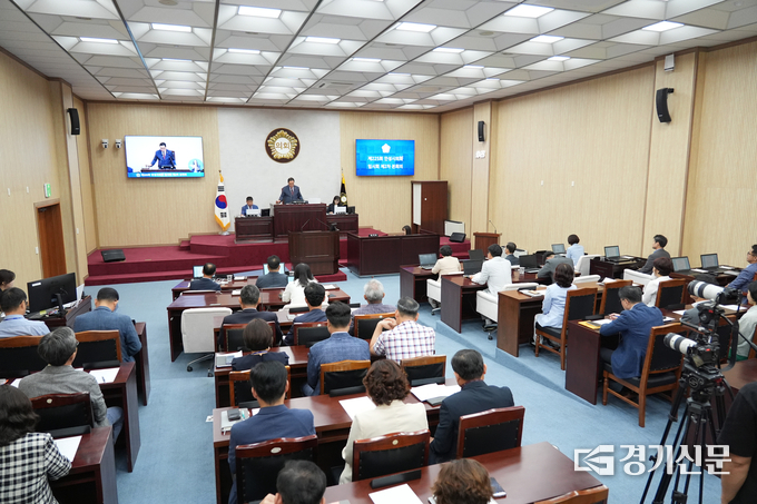 제225회 안성시의회 임시회 제2차 본회의 모습. (사진=안성시의회 제공)