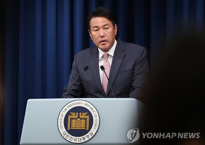 김태효 국가안보실 1차장이 12일 서울 용산 대통령실 청사에서 윤석열 대통령의 체코 방문에 대해 브리핑하고 있다. (사진=연합뉴스)