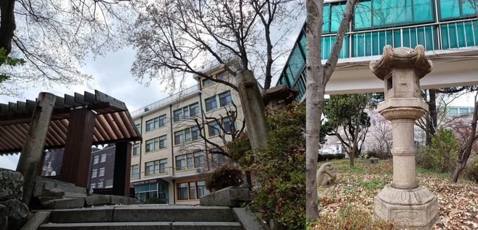 인천여자상업고등학교에 남은 인천신사 도리이와 가스가 석등 모습. ( 사진 = 김민지 기자 )