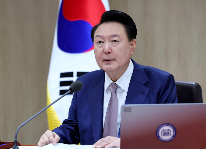 윤석열 대통령이 24일 서울 용산 대통령실 청사에서 열린 국무회의에서 발언하고 있다. (사진=연합뉴스)