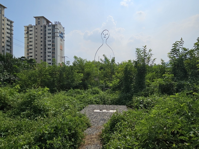 서 있는 사람, 스테인리스 스틸, 철, 노순천. (사진=고륜형 기자)