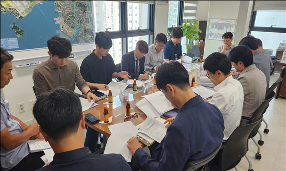 지난 26일 영종~신도대교 제2차 TF 회의가 시청회의실에서 열렸다. ( 사진 = 인천시 제공 )